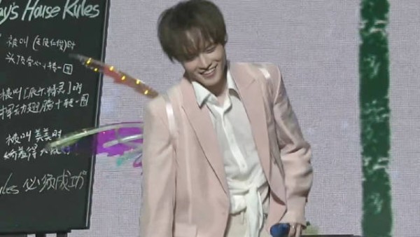 钟辰乐 性感蝴蝶 cr._____leledream