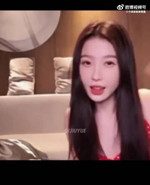 虞书欣何与合体直播互动甜蜜