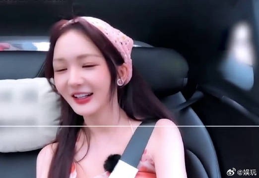 这期真的笑不活了,靳梦佳想靠王俊凯新歌拉好感,结果当场忘词太尴尬了