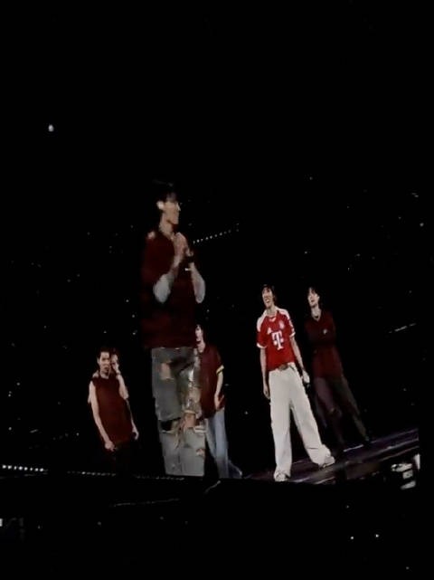 柾国转完圈小碎步退场哈哈哈 260711 BTS世巡 慕尼黑演唱会Day1 