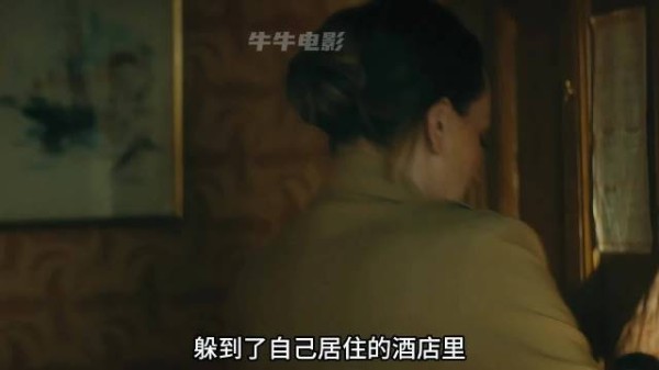 女子发现男友失踪线索遭杀手追击,柜抵门阳台逃生好友驾车救援
