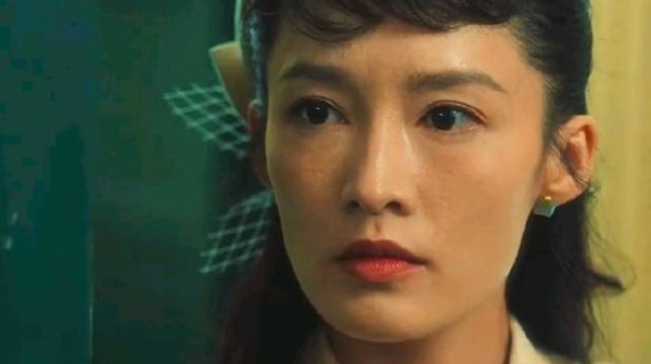 女人在医院拐角忽然发现，被逮捕的队友竟然叛变了追风者王一博李沁王阳高露