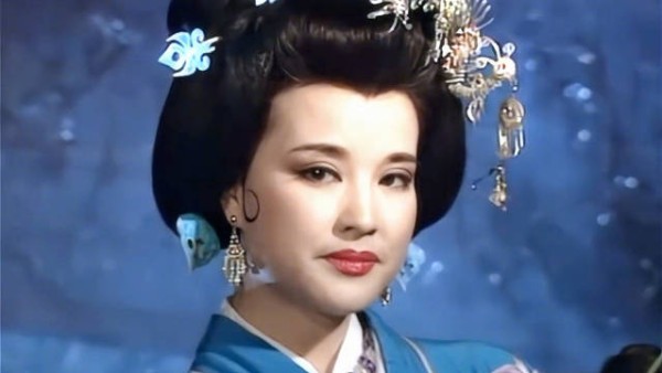 刘晓庆这个表情够内娱学一辈子了