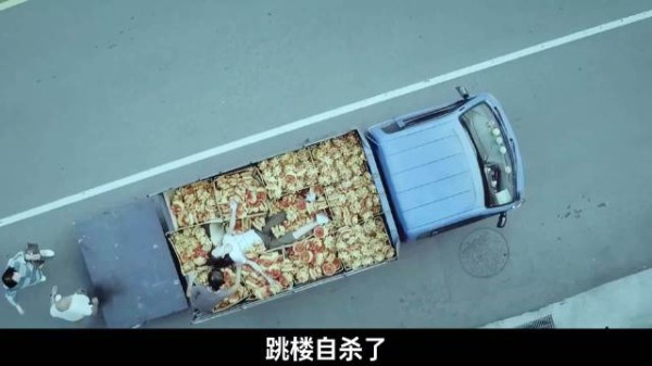 少年质问母爱遭无视，悲剧引热议