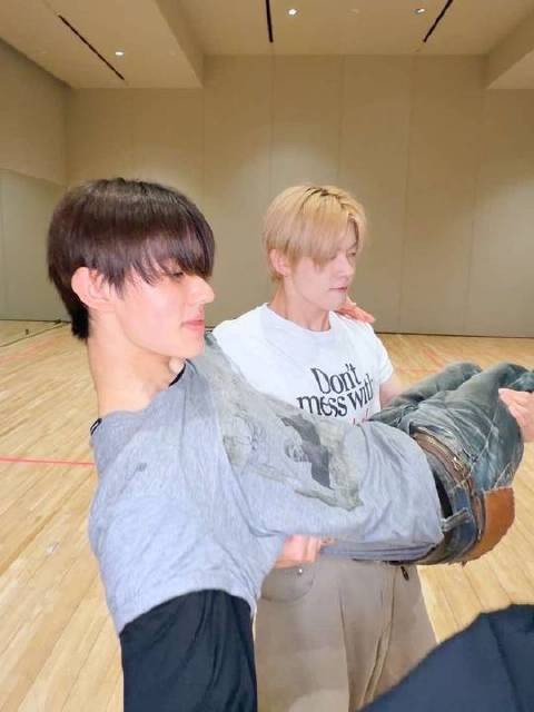 逆流而上 chow down down w SEONGHYEON