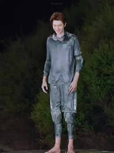 林一专注啃玉米被调侃像王玉雯陈星旭孩子