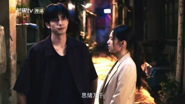 陈异饭局暗示初恋身份,六年偏爱酸涩未减