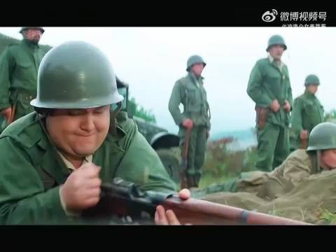 新兵首日打靶弹无虚发,命中位置却奇怪