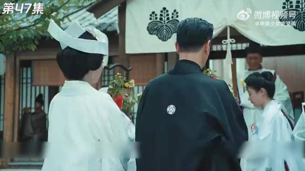 婚礼现场闯进一匹烈马,就在这时女人发现了丈夫的不对劲!