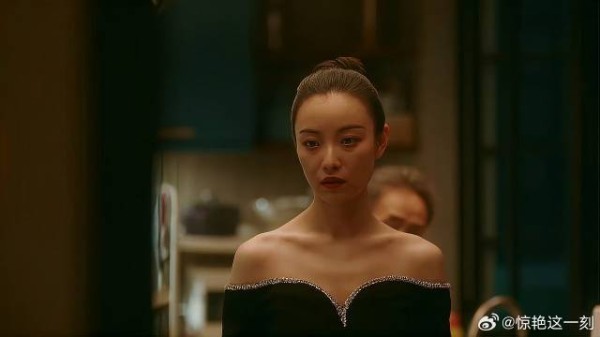 南孙下班回家，锁锁立马绷不住了，直接抱着南孙大哭
