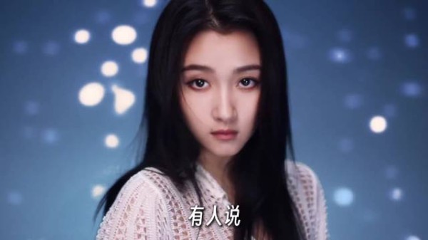 关晓彤：绑定顶流八年，她的名字终于不再是谁的附属