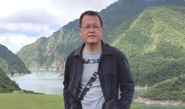 第九届鲁迅文学奖揭晓 四川作家罗伟章凭《屋檐》斩获中篇小说奖