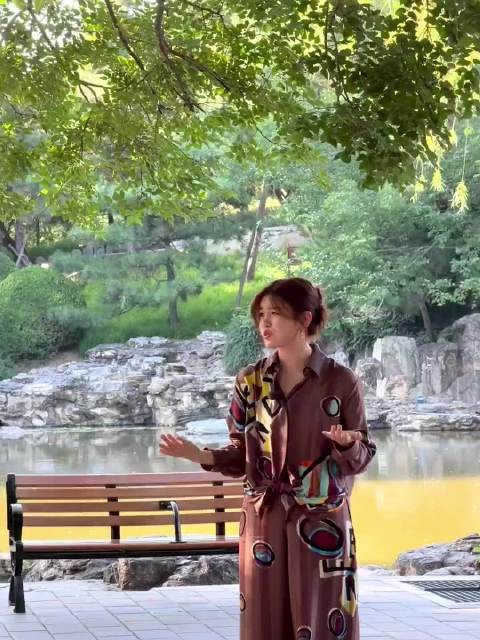 陈妍希腿好了，与李斯丹妮录制我家那闺女