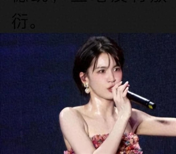 41岁曾沛慈广州暴汗开唱，流一公斤汗全开麦，实力打脸敷衍流量！
