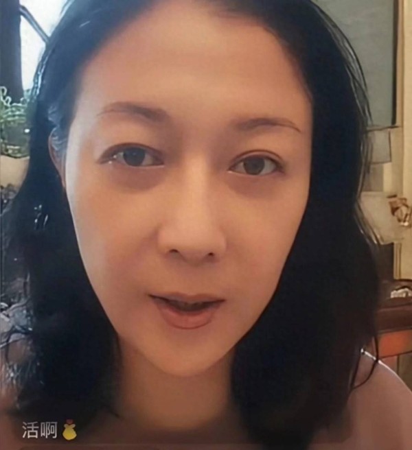 吴绮莉直播罕谈成龙，否认曾被要求做亲子鉴定，将会处理侵权言论