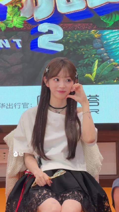 好美萌的小女孩