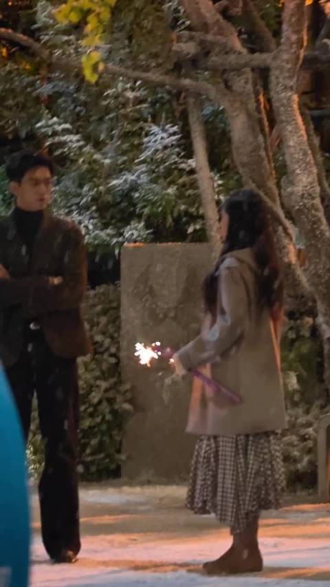 李现真的好会演…这个暗恋的眼神看得我好痛..