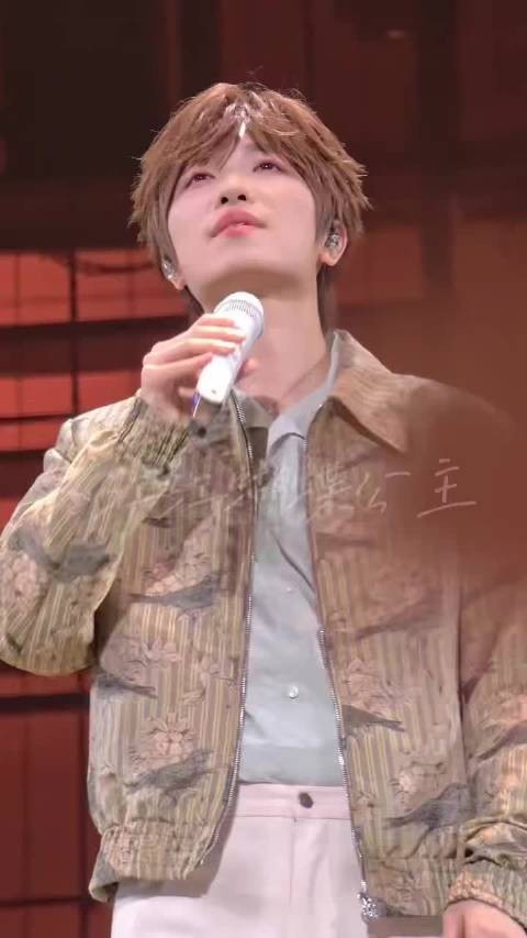 徐良演唱会发鸡腿面包,细节拉满温柔动人