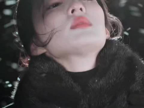 王楚然把旗袍的温婉与凌厉融合,塑造出独一无二的民国美人