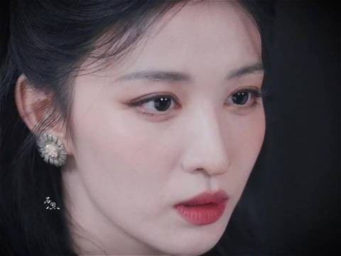 王楚然《这一秒过火》分饰两角，眼神戏层次感演绎破碎虐恋