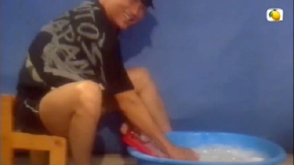 谢贤曾为4岁谢霆锋下厨,如今谢霆锋孝顺传承