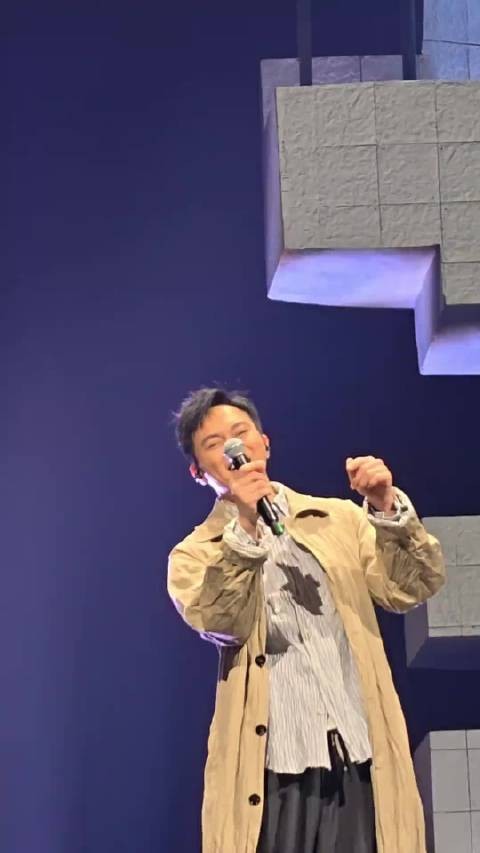 张智霖花期真长 男港星真的是帅到老而且业务能力又强 会演会唱还都是最好的!
