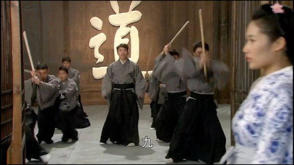 武馆来了个姑娘,武士都来调戏,怎料都不是她对手!