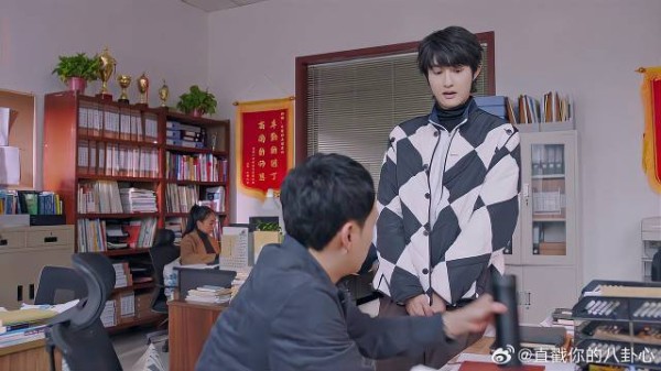 校草举报学渣早恋,老师一听学渣早恋对象,根本不信!