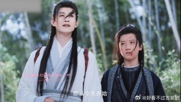 方周就是所有人的白月光啊,柳眼也是他救下的