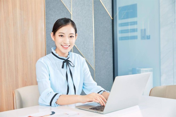 想搞定一个结了婚的女人，最高明的办法就俩字，好多人搞反了