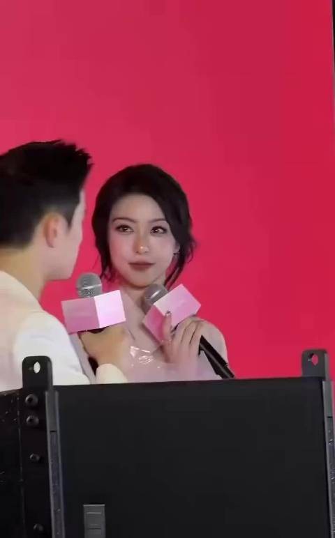 薛凯琪的眼睛是真漂亮