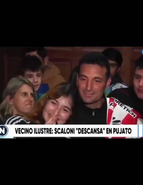 阿根廷女孩亲吻斯卡洛尼一幕走红网络