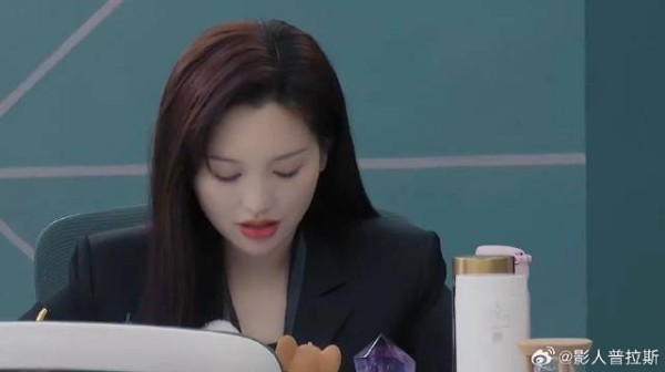 李菲儿:做过什么疯狂的事吗? 金莎直言带男友上恋综,这是能说的吗?