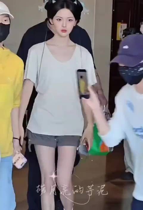 杨超越客串峨眉出妆路透,神女造型亮相