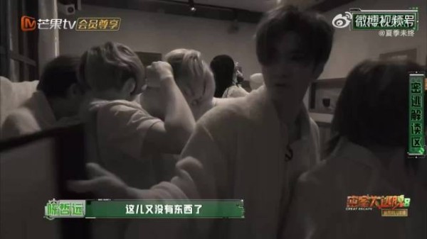 张真源密室大逃脱镜头感强，冷梗笑点精准拿捏