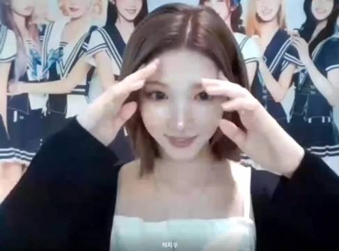 看到狗狗后发出的动静也太可爱了 choisuzzong