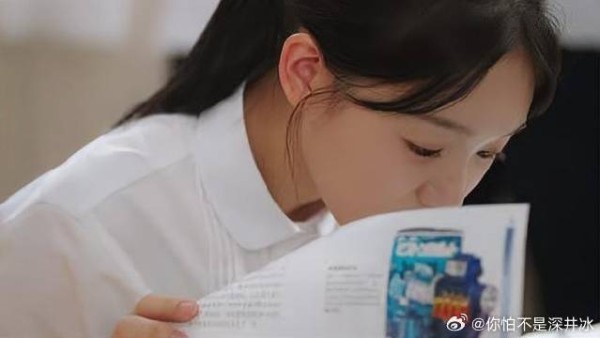 学霸好心教做题，哪料萌妹还不服气，场面太尴尬