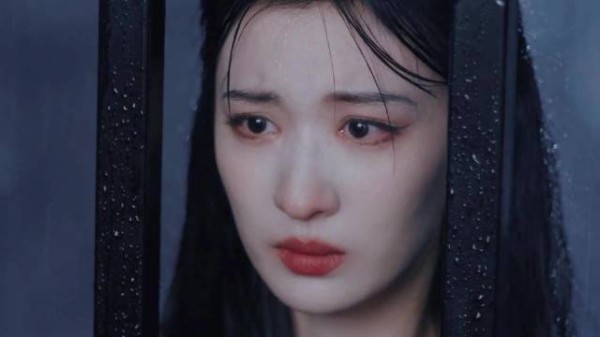 王楚然雨中哭戏演绎素素,眼神泪水感染力强