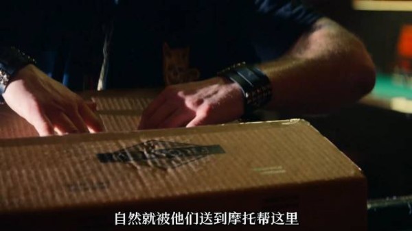 女人偷偷跑进黑帮领地,搜集证据过程太吓人!