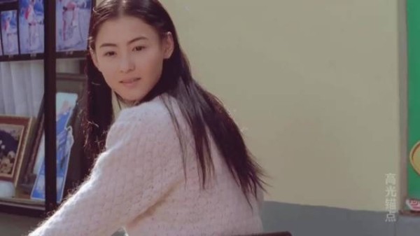 导演坚持19岁张柏芝唱主题曲，唱片公司拍桌后沉默