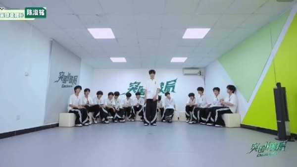 陈浚铭好适合旋律rap听感很舒服 每次词写的很用心,词歌曲表达也很好!