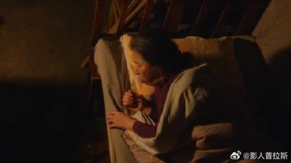 坏奶奶人老事还多 半夜不睡觉折腾人,惹得图南筱婷上课打瞌睡