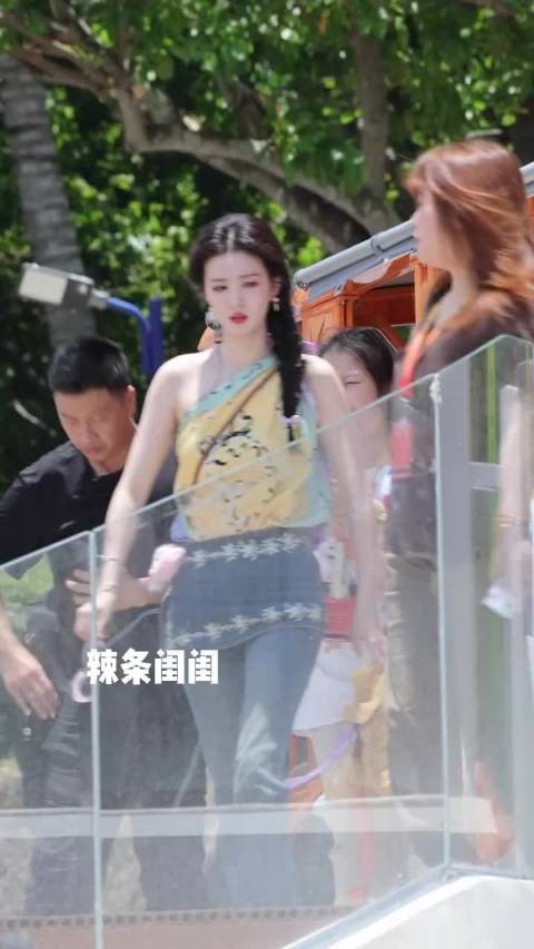 王楚然周也同款Dior 果然美女们的审美都是类似的