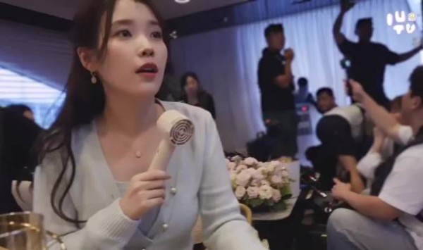 长着一张有点小调皮脸蛋的李知恩也太可爱了