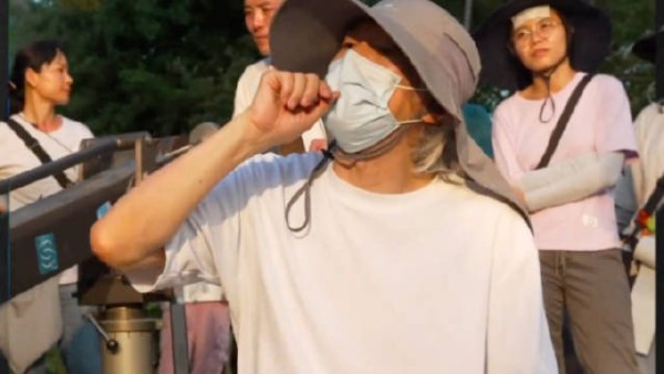 星爷把达叔藏进功夫女足最后镜头