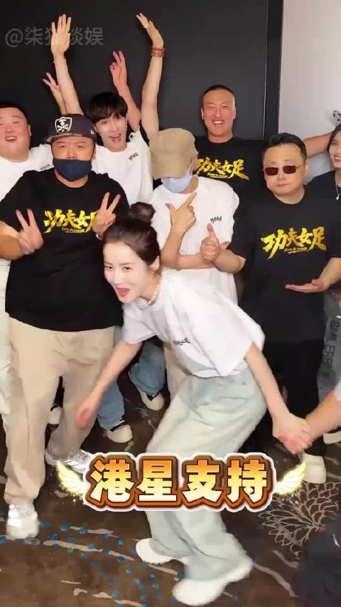周星驰自述母系家庭成长，沉默寡言却内心丰富