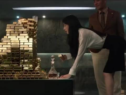心机秘书为了达到目的不择手段！