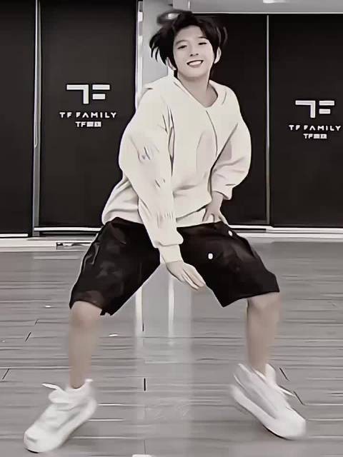 我说四舍五入 你给我转了九块