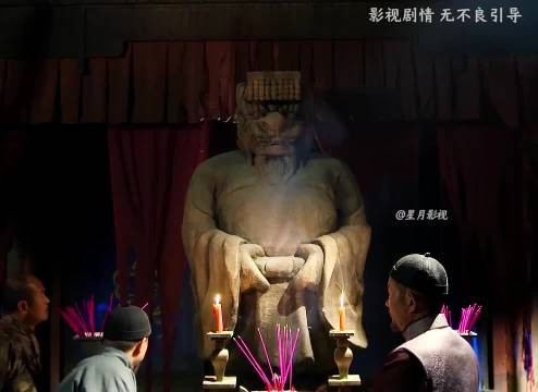 地主高价请龙王，杠子队仅凭八人竟抬出了数千斤的龙王
