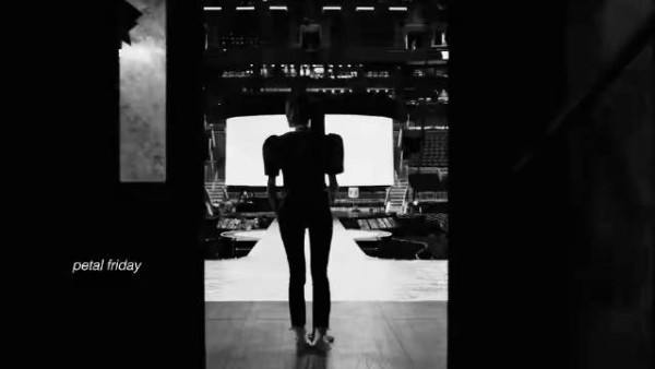 Ariana Grande 新专同名单曲「petal」巡演彩排片段